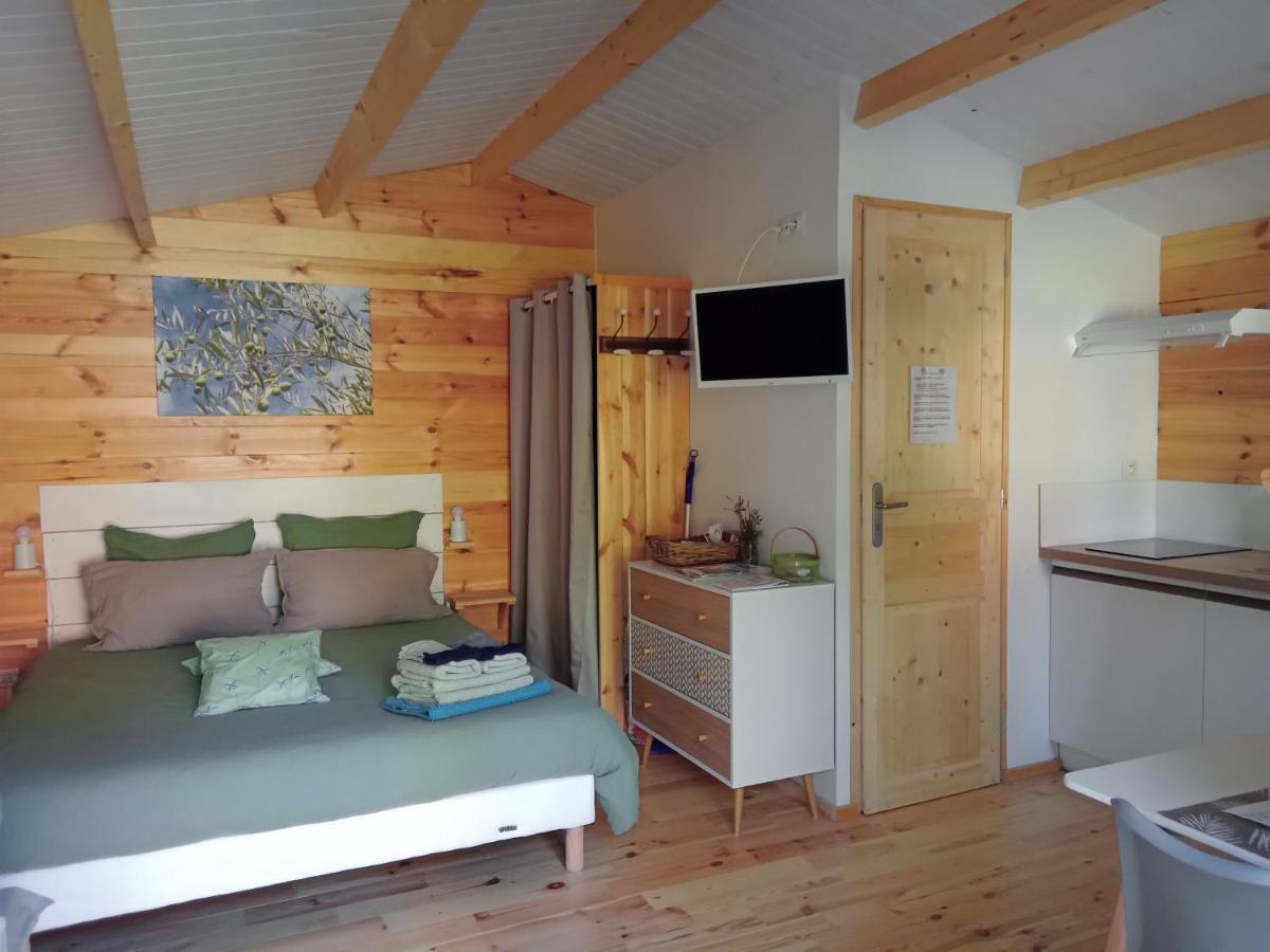 Chalet "Le Petit Olivier" Gites Appart 'Hotel L'Echappee Belle D'Aubenas Logement 2 Sur 3 מראה חיצוני תמונה